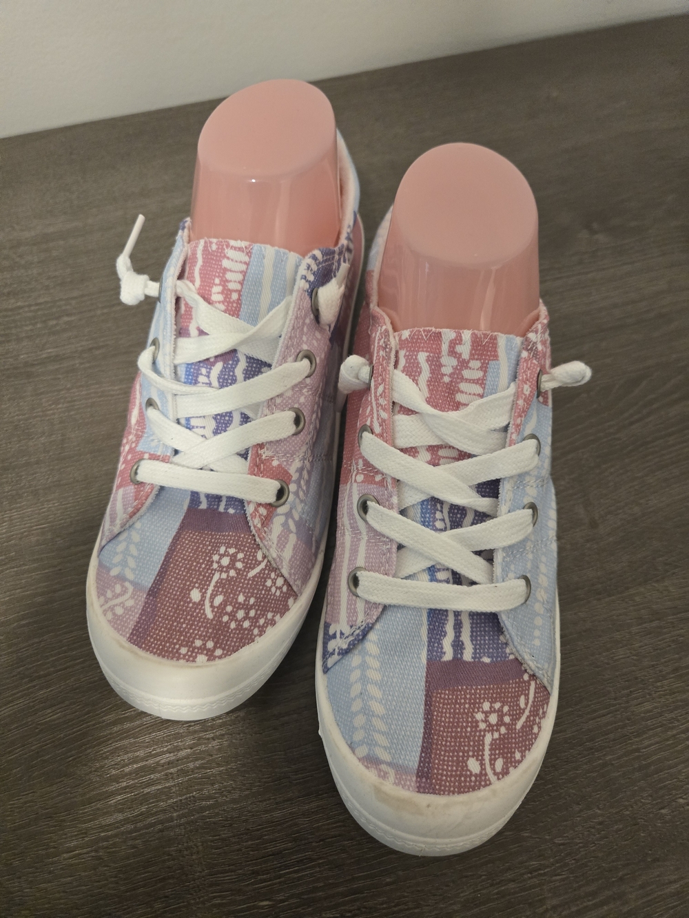 Womens Casual Lace-Up Sneakers in Pink & Blue